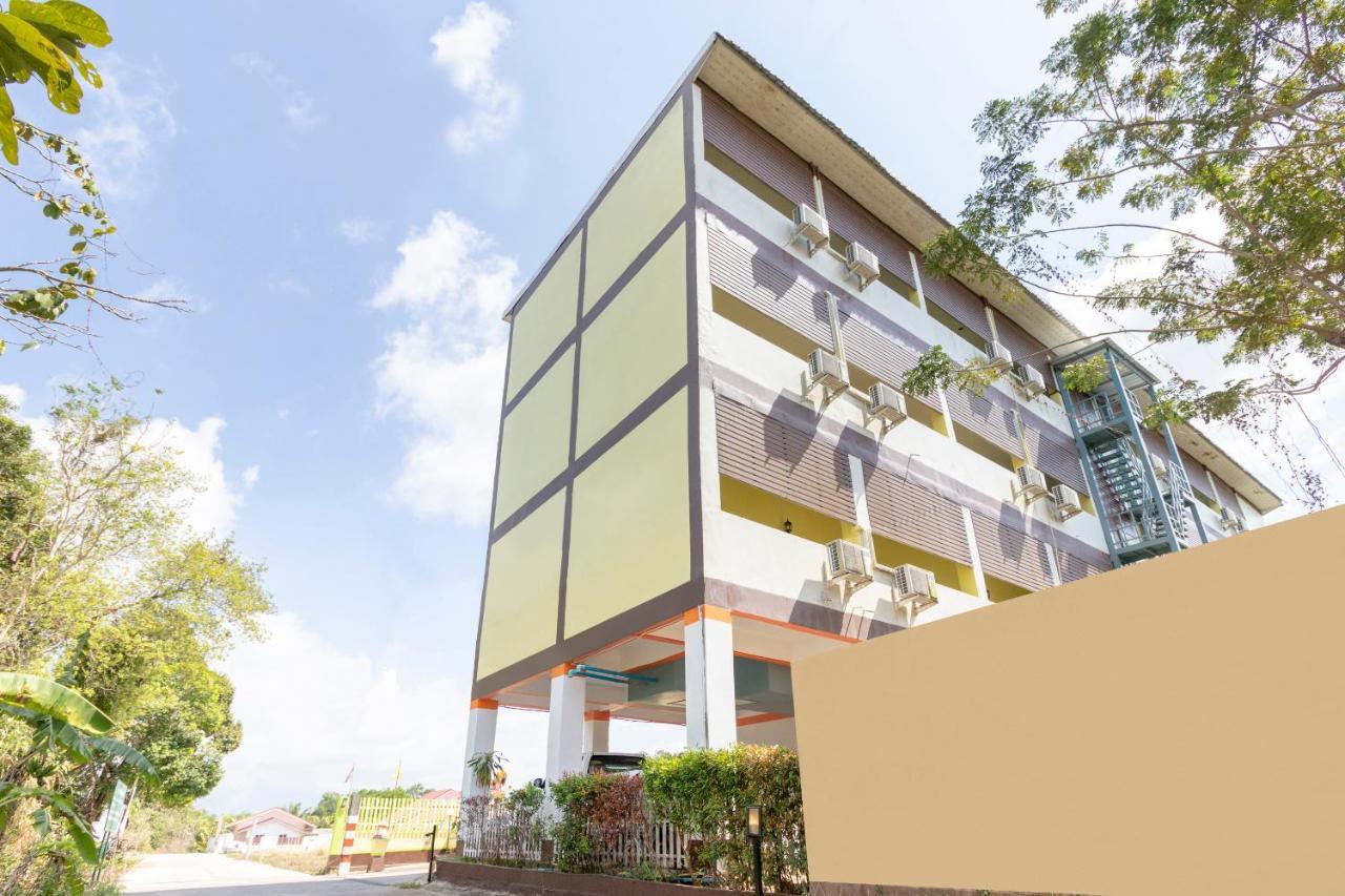 Oyo 632 Thanagrit Apartelle Tha Mai Kültér fotó